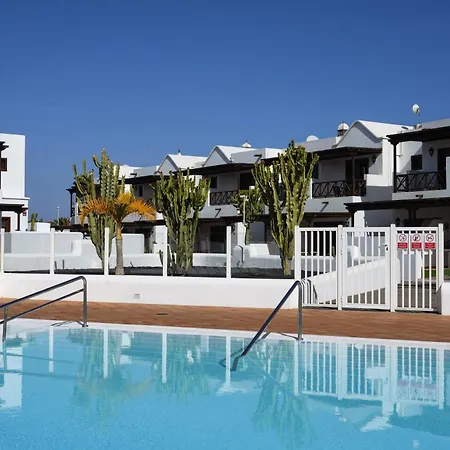 Apartamento Belharra. En Urbanización Con Piscina.
